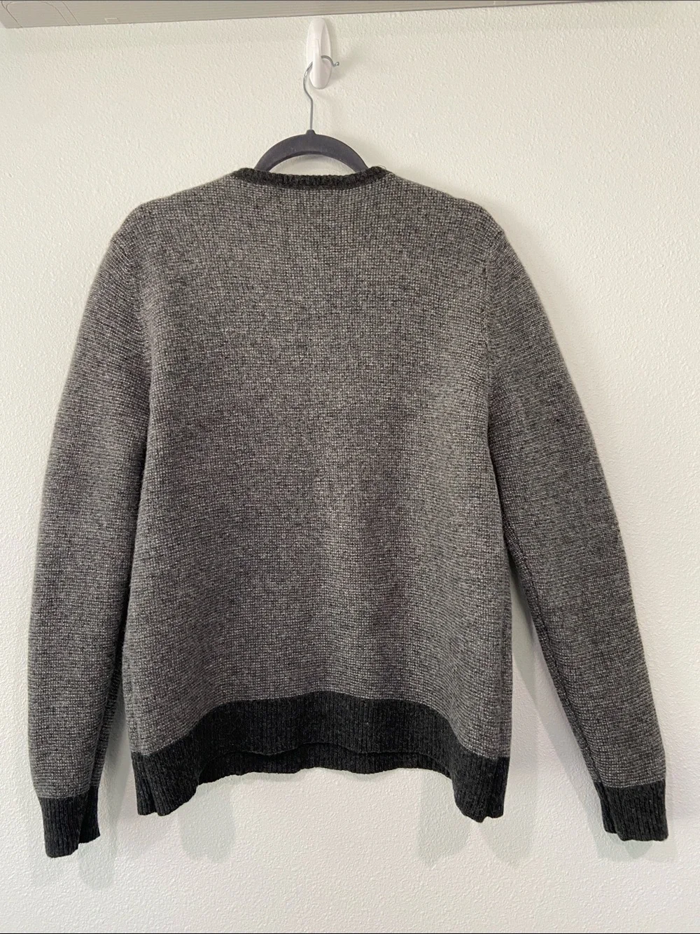 J. Crew Men’s Gray 100% Wool Sweater with Dark Trim. Size XL